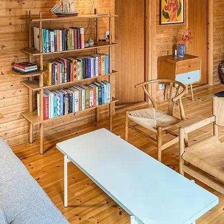 Cozy In With Wifi Стеге